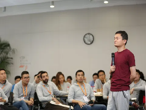 Những doanh nhân châu Á đầu tiên tốt nghiệp trường kinh doanh Alibaba